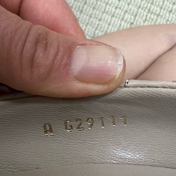 🔴Authentic CHANEL Classic Calf Leather Cream / Beige Heel shoes / Pump 🔴 - Picture 6 of 13